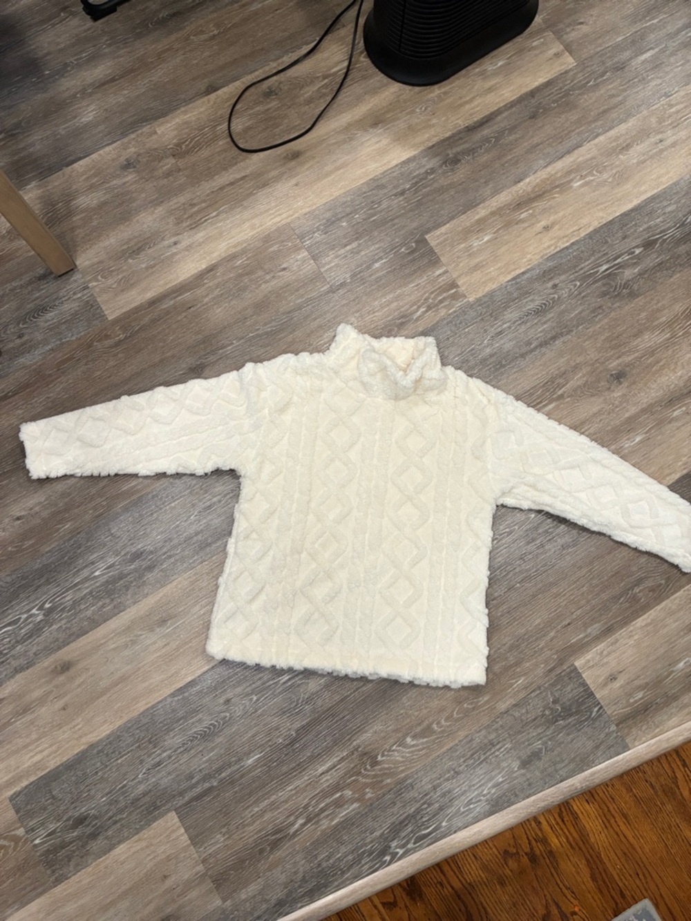 Eddie Bauer Cream Cable Turtleneck Sweater